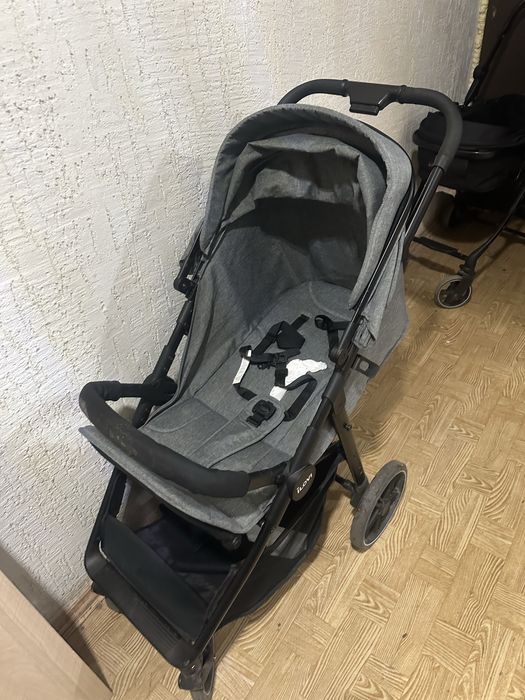 Продам коляску всесезонная