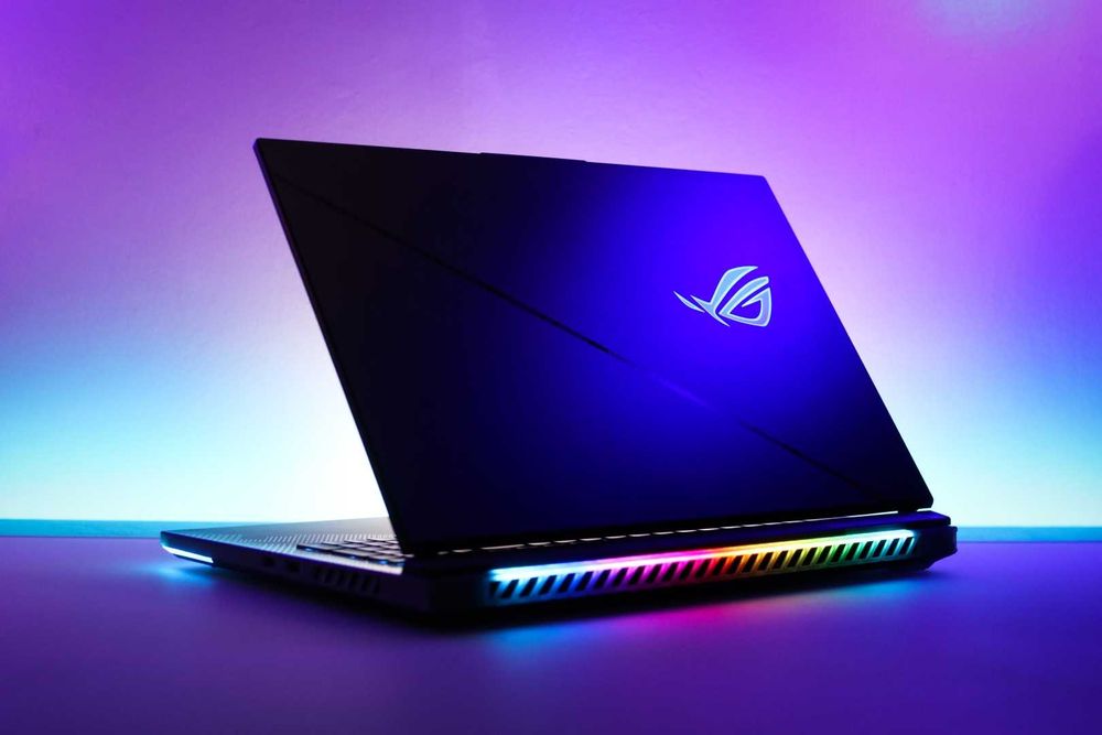 Ултра екстремен геймърски лаптоп asus rog strix g18
