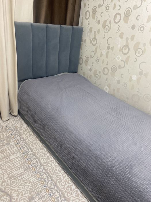 Продаю кровать односпалку .