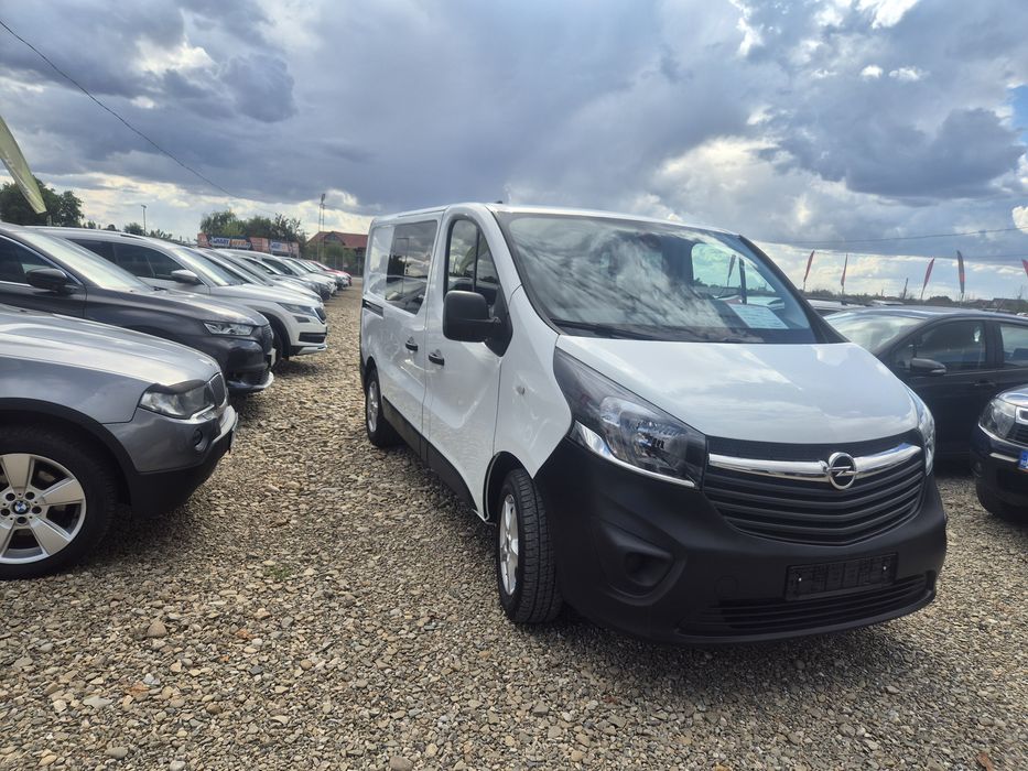 Opel Vivaro / 2019/ 6 locuri+marfă  / 161.131 km/ garantie  12 luni