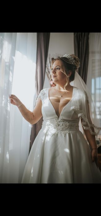 Rochie de mireasa din tafta
