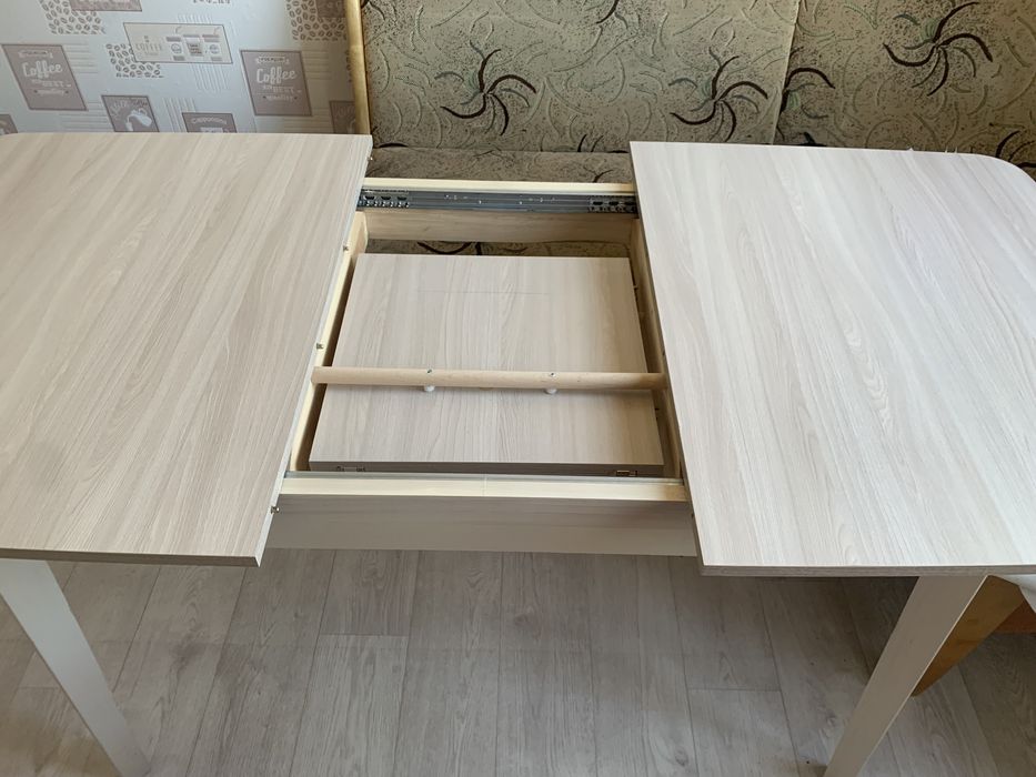 Продаю кухонный стол