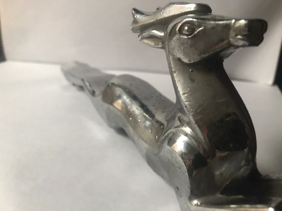 Фигурка на машину