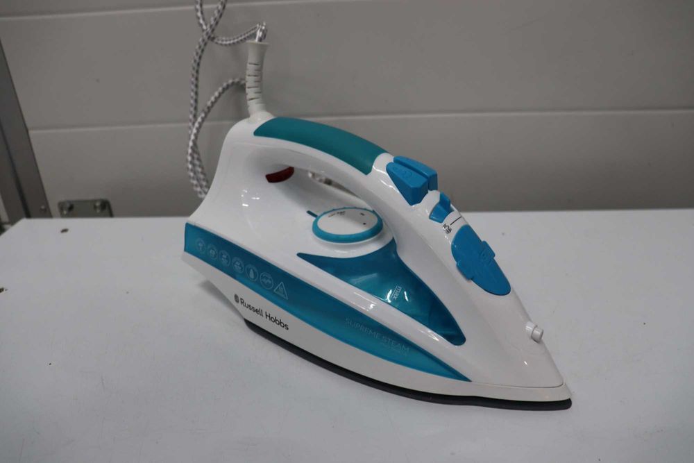 Парна ютия Russell Hobbs Supreme Steam Pro 2600W, 140 г/мин