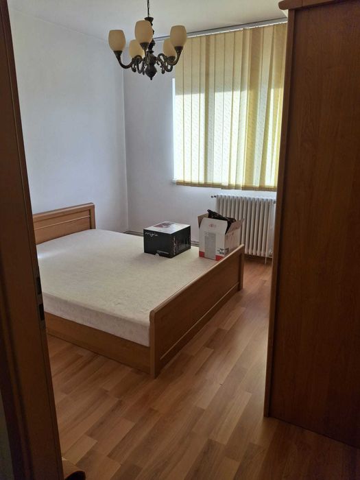 inchiriez apartament 3 camere