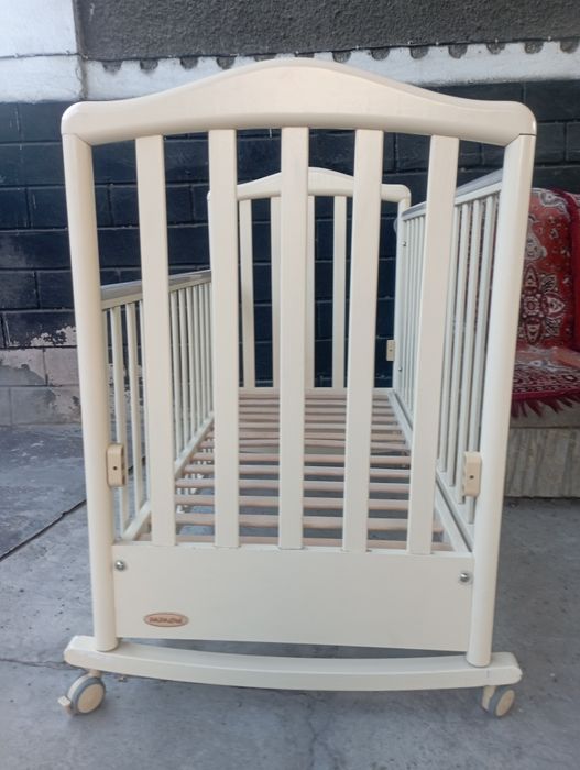 Продам манеж б у