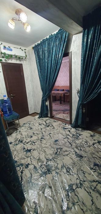 3 xonali Uy sotiladu