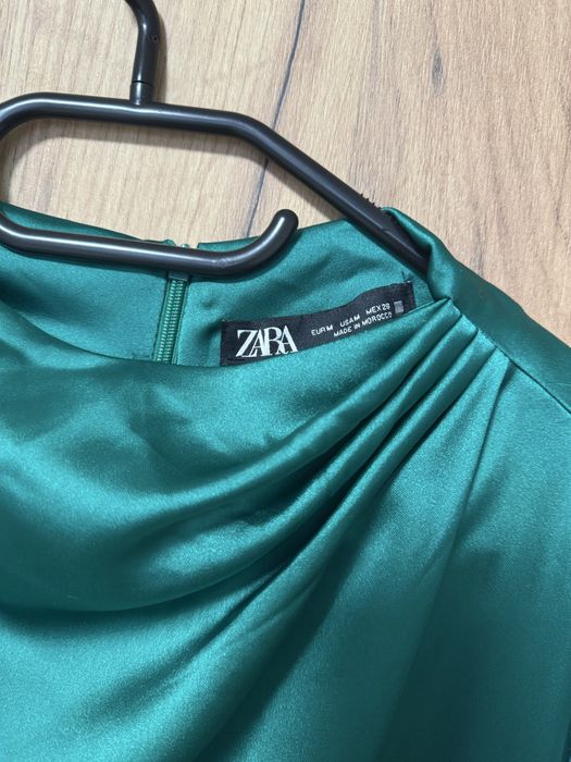 Дамска сатенена рокля ZARA