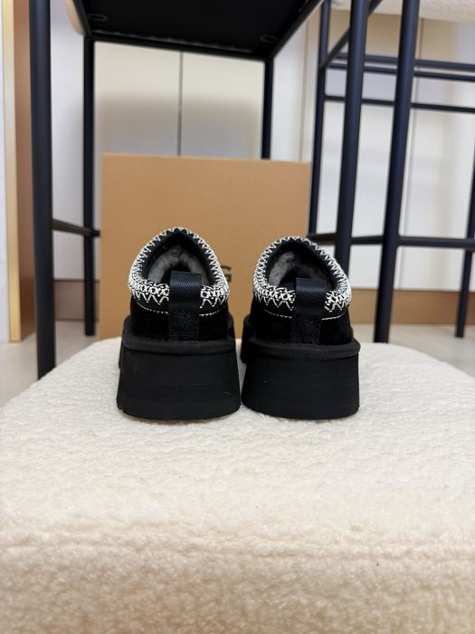Papuci UGG Tazz
