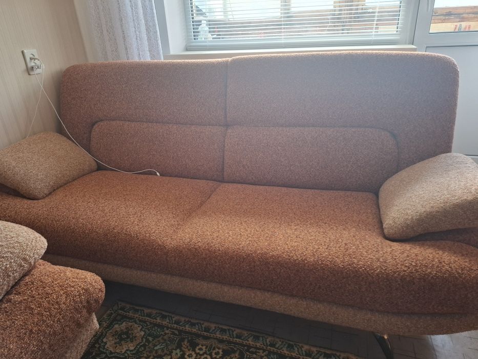 .Продам 2,3 диван в хорошем состоянии.