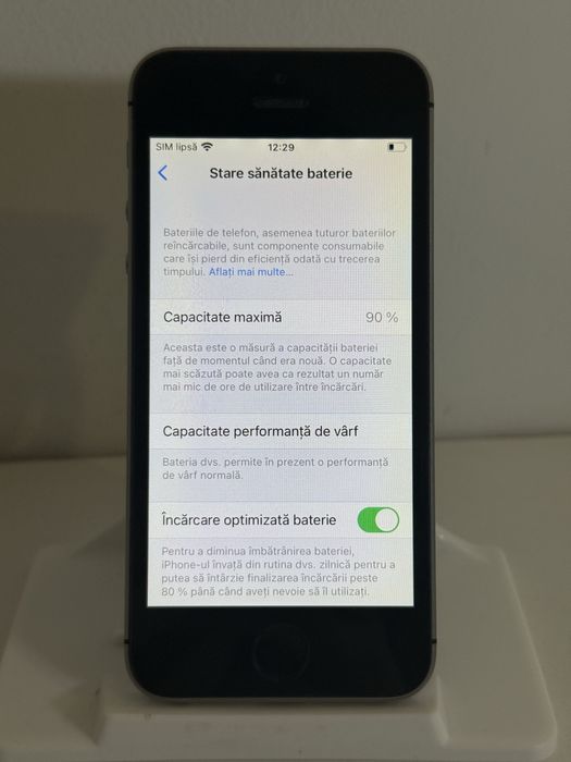 iPhone SE 1st Gen, 16GB, iOS 15.7, Baterie 90%