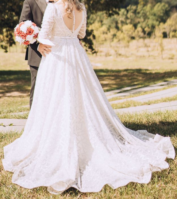 Rochie mireasa stralucitoare