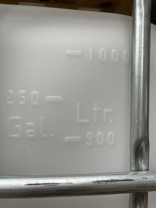 Цистерни IBS контейнери 1000л