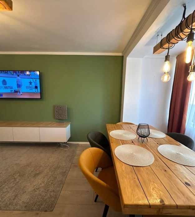 Închiriez apartament cu 2 camere in  zona semicentrală