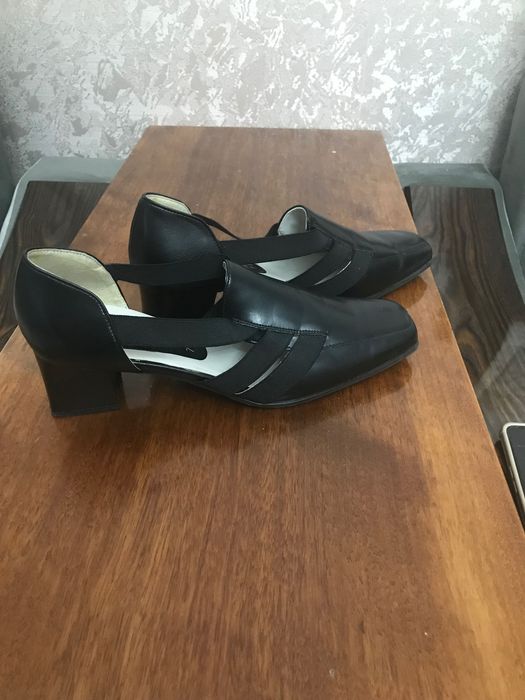 Женские босоножки