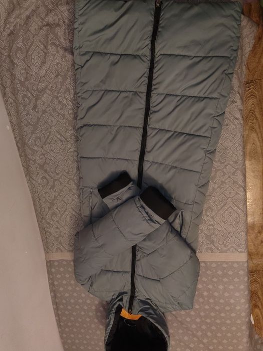 Продается зимняя двухсторонняя  куртка-пальто в отличном состоянии.