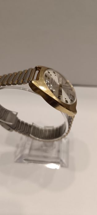 Позлатен руски автоматичен часовник  Sekonda