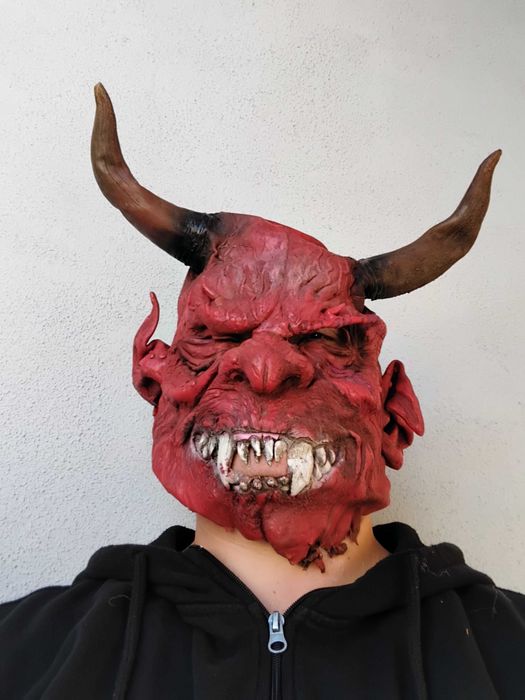 Латексови маски и други