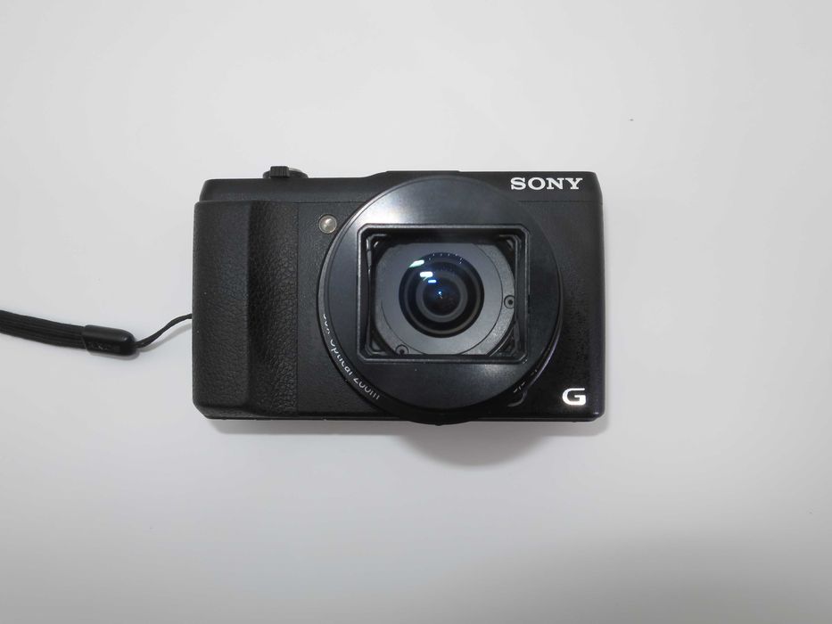 Sony Cyber-shot DSC HX60 компактен цифров фотоапарат в черен цвят, дигитална камера 30x Оптичен зум Sony G, 20.4 MP, Wi-Fi, NFC в отлично състояние