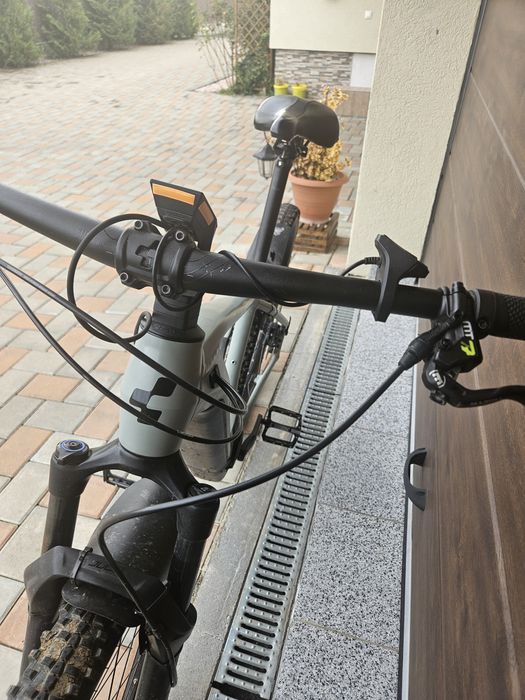 Bicicleta electrica Cube reaction race 625