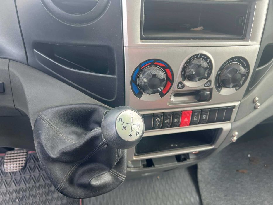 Бус за бързо хранене