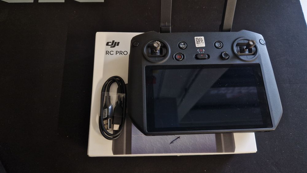 Radiocomanda DJI RC pro