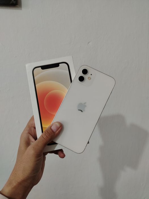 Айфон 12 телефон