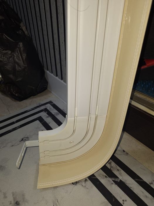 Карниз пластиковый 3 тыс тенге.