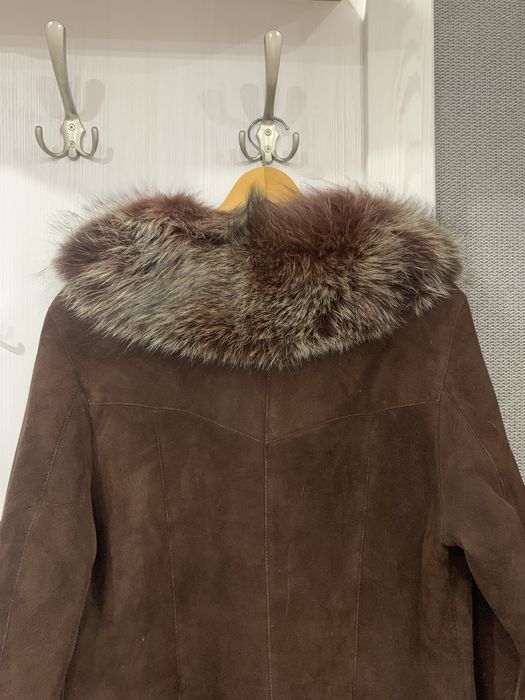 Пальто зимнее , дубленка , удлинненая.