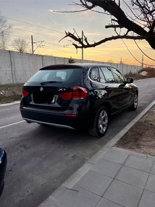 Продавам BMW X 1