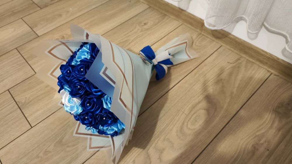 Buchet trandafiri din satin