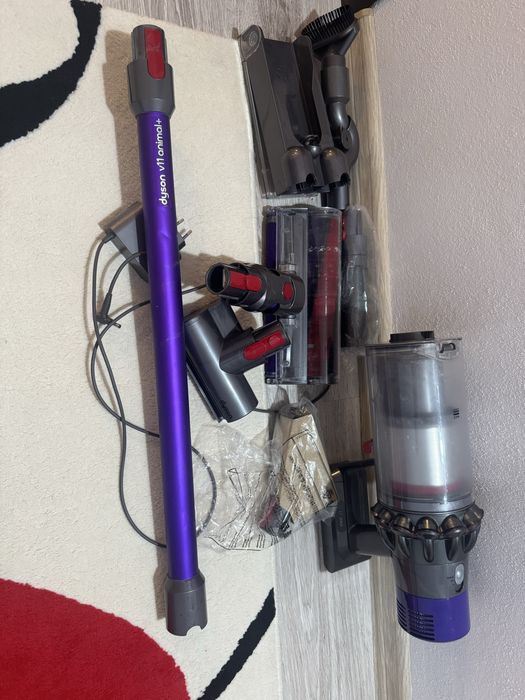 Aspirator dyson cylcon v10
