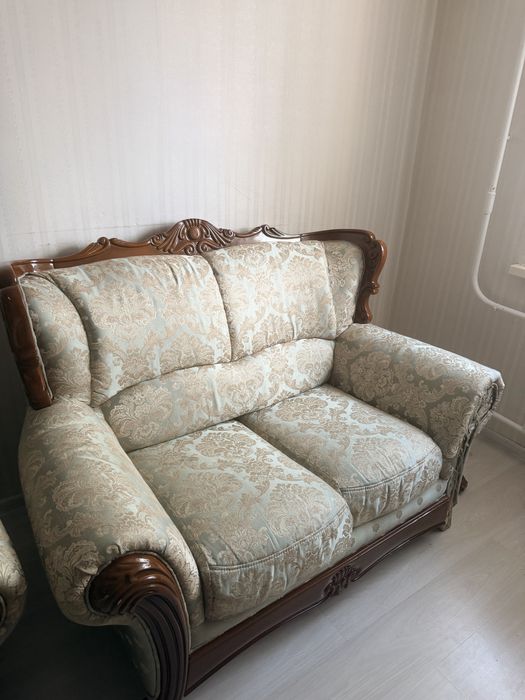 Продам диван с креслом