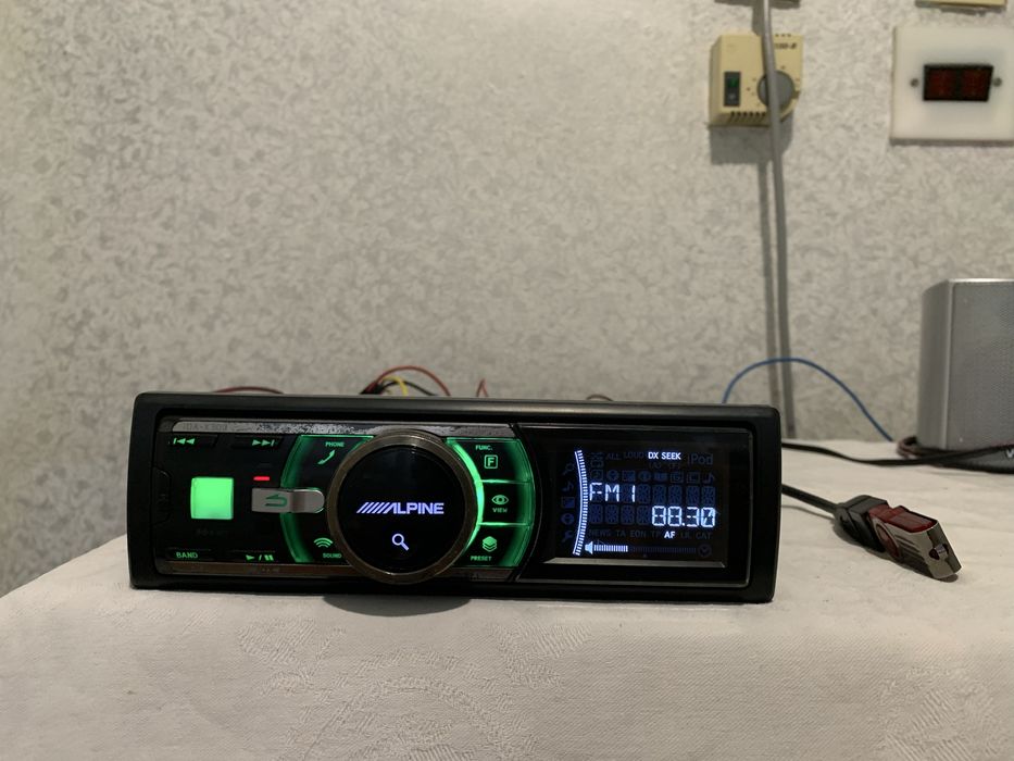 Авто радио Alpine USB