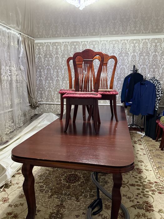 Стол стульясымен сатылады