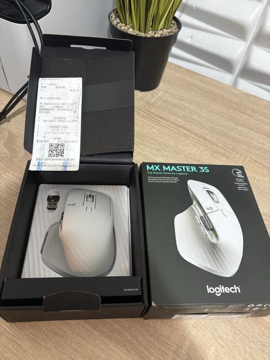 Мишка Logitech MX Master 3S Pale Gray / Мишка Logitech MX Vertical