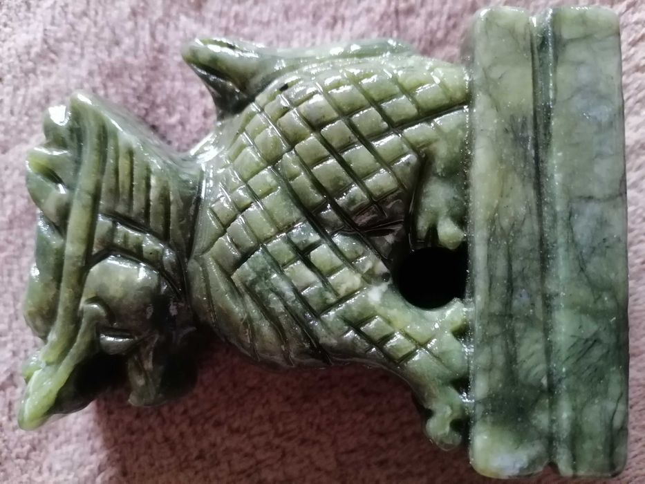 Vand dragon din jad sculptat manual