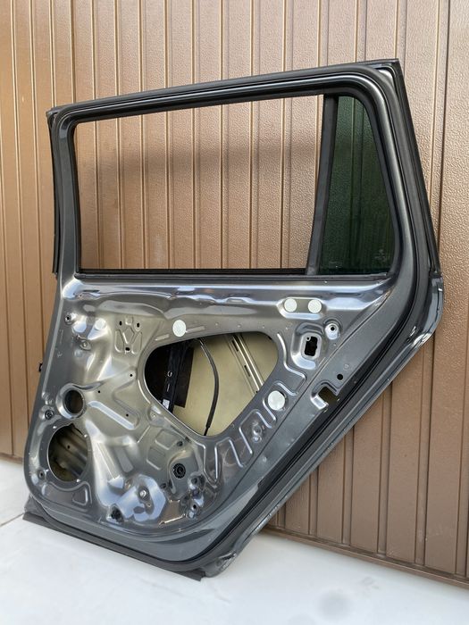 Usa dr spate vw Passat B8 combi/breack 2015-2022 cod culoare LR7H