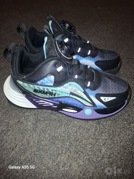 Шикарные кроссовки на мальчика