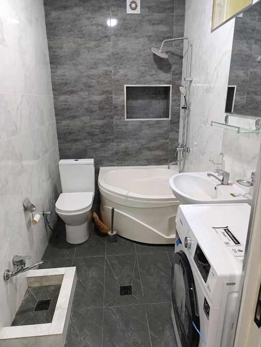 Беруний метро ёнида 2 хонали квартира