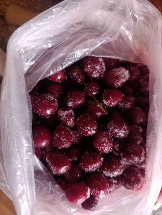 Вишня заморженная.Замороженная слива