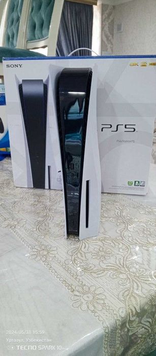 Playstation 5 Disc Edition в идеальном состоянии 2 джойстик