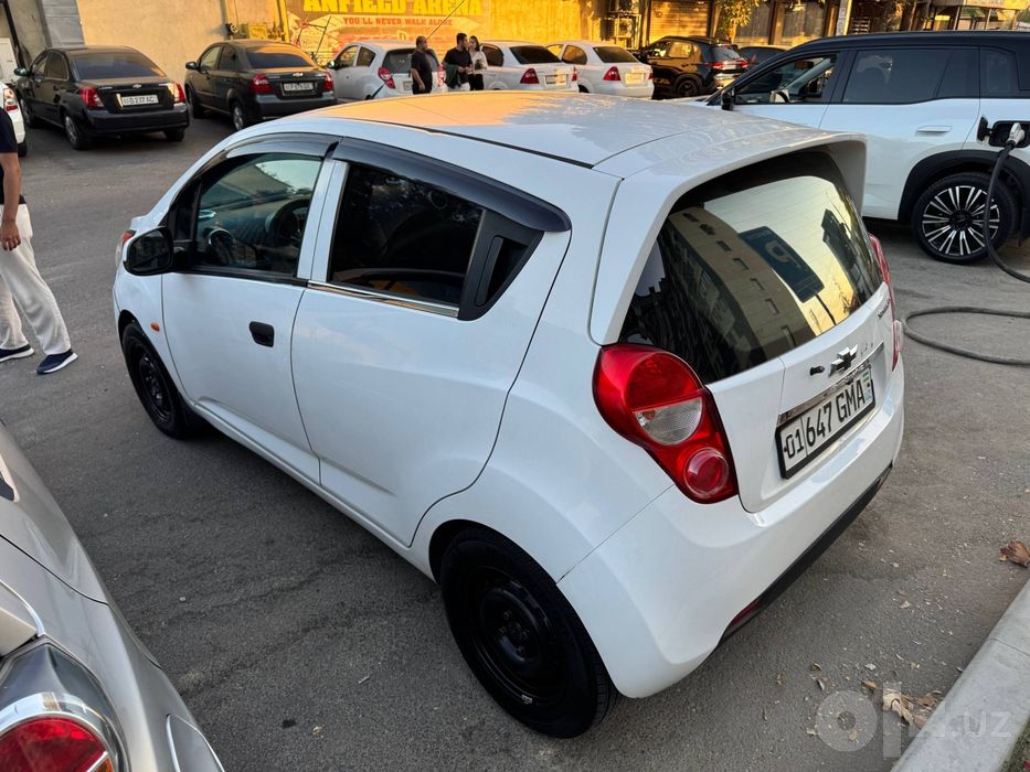 Spark 1 motorlik sotiladi