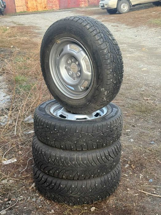 Зимние шины 175/70/R13 c дисками 4*98
