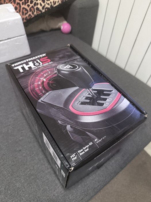 vand schimbator thrustmaster th8s