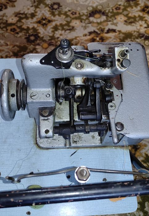 Продаётся Оверлок двух ниточный