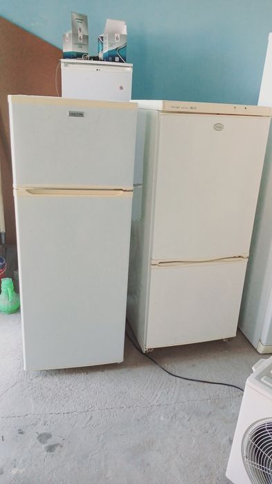 Холодильник сотилади