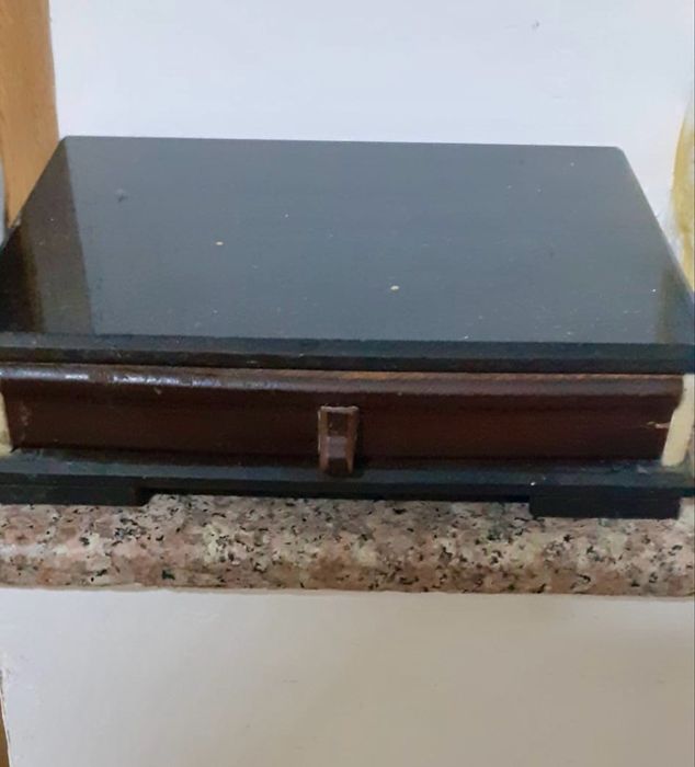 Cutie decorativa din granit negru cu sertar din lemn