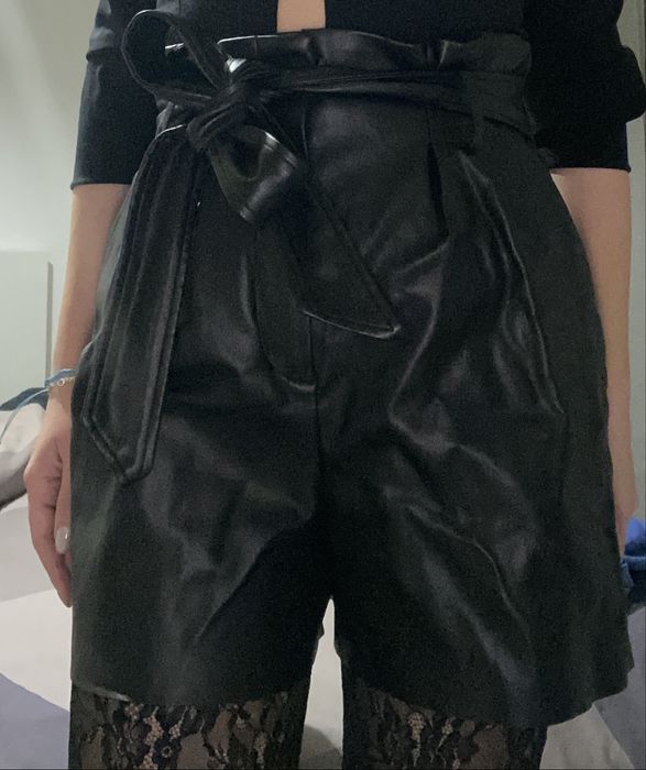 Къси кожени гащи Zara размер XS