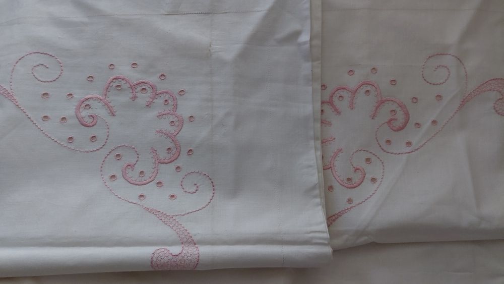 Български калъфки за възглавници с бродерия от соца.